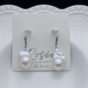 E195 Handmade Freshwater Flame Ball Baroque Pearl Earrings
